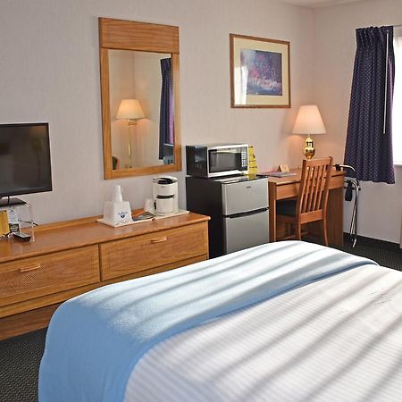 Americas Best Value Inn & Suites - Tahquamenon Country Newberry Εξωτερικό φωτογραφία