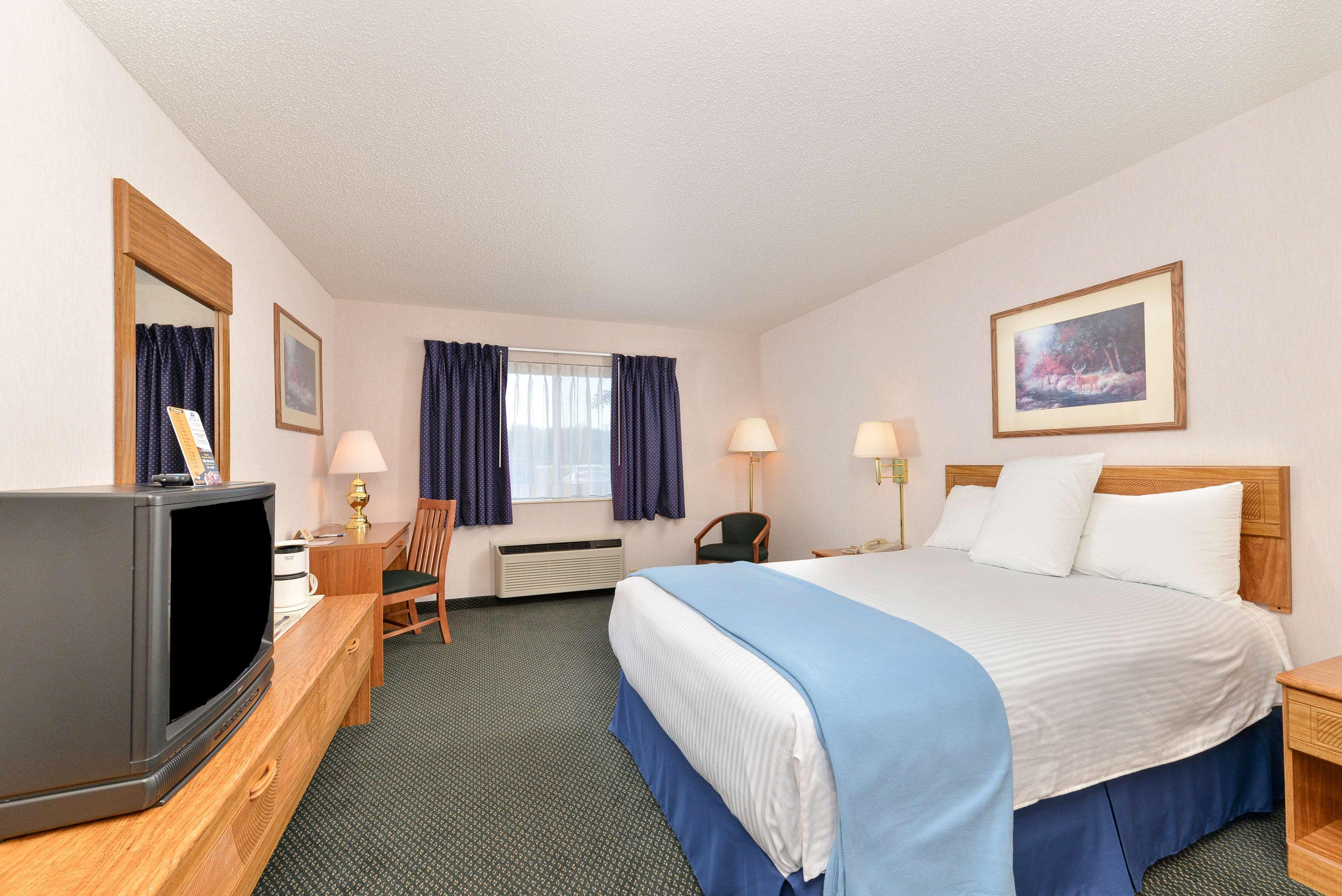 Americas Best Value Inn & Suites - Tahquamenon Country Newberry Εξωτερικό φωτογραφία