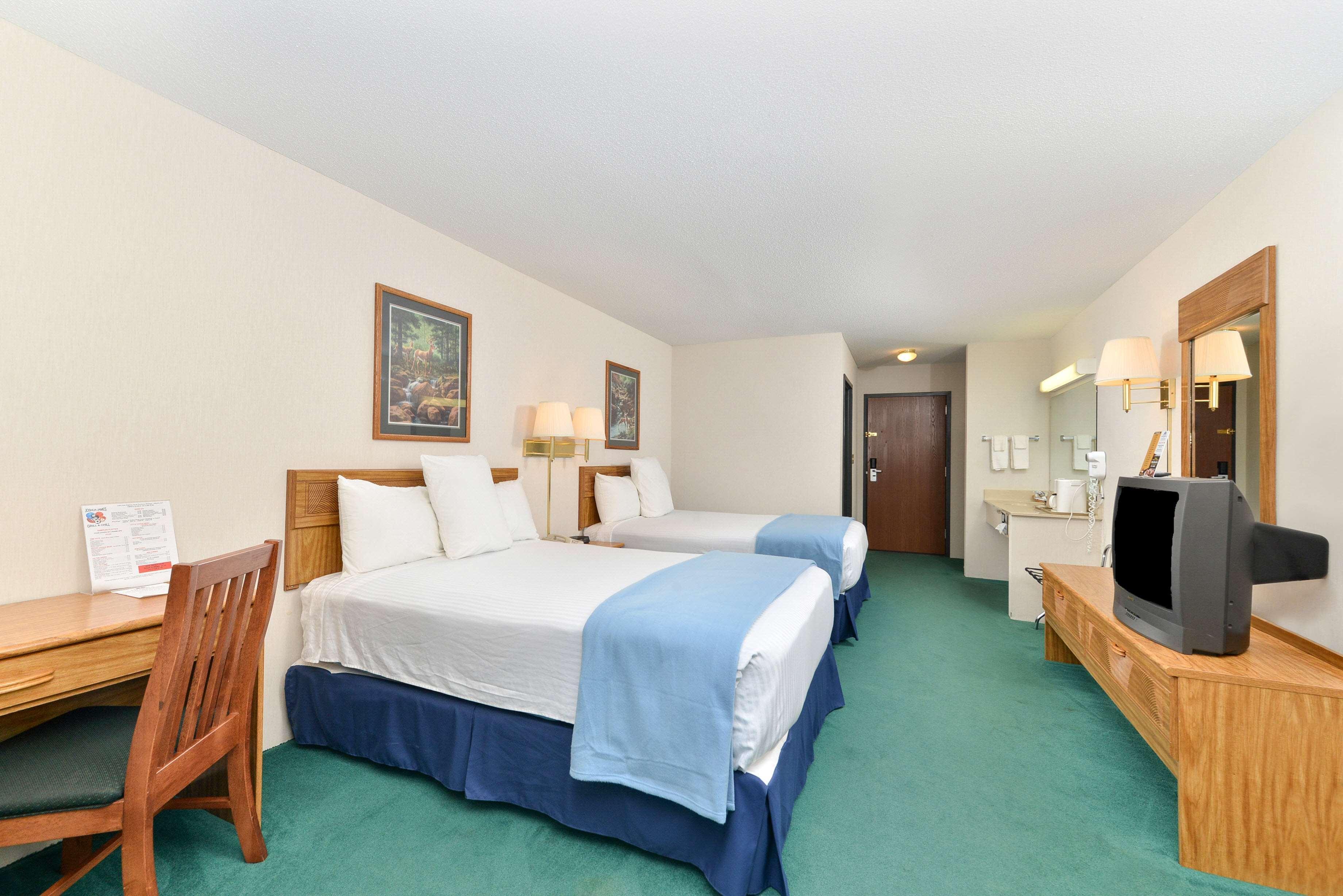 Americas Best Value Inn & Suites - Tahquamenon Country Newberry Εξωτερικό φωτογραφία