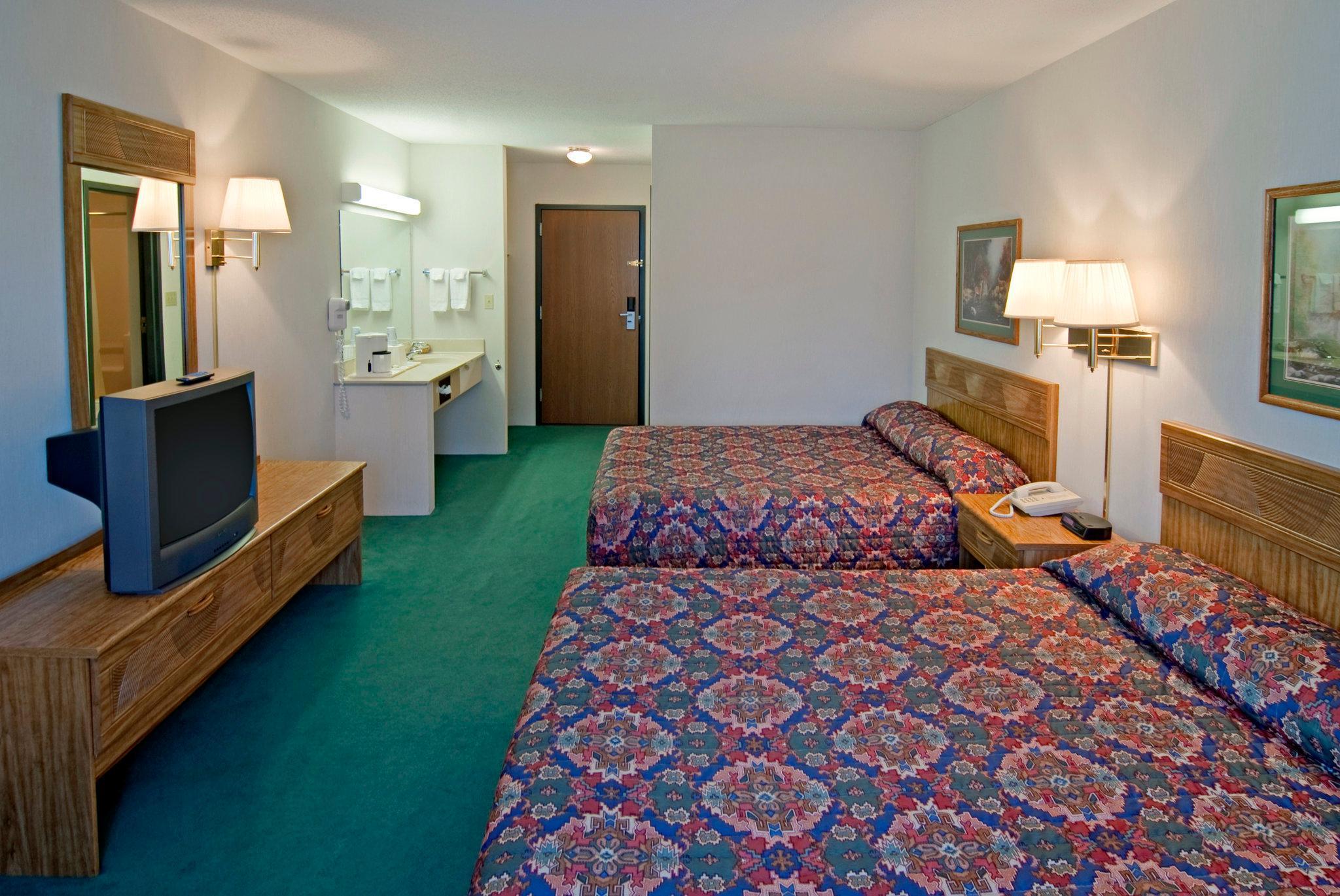 Americas Best Value Inn & Suites - Tahquamenon Country Newberry Δωμάτιο φωτογραφία