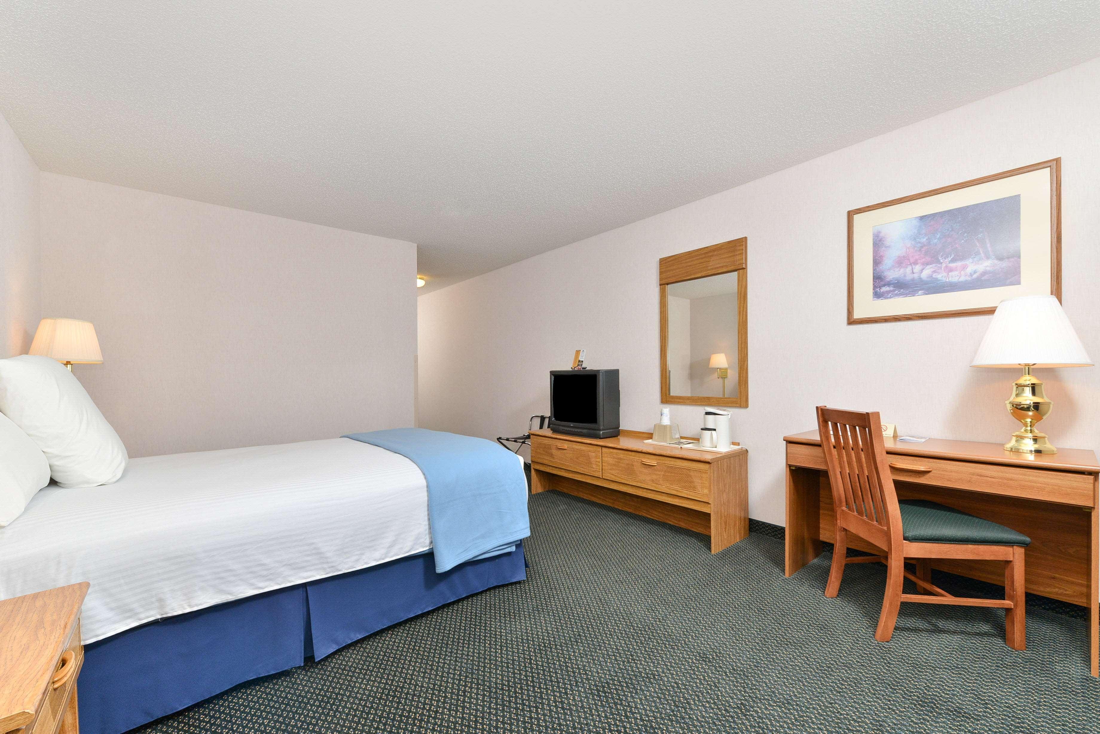 Americas Best Value Inn & Suites - Tahquamenon Country Newberry Εξωτερικό φωτογραφία