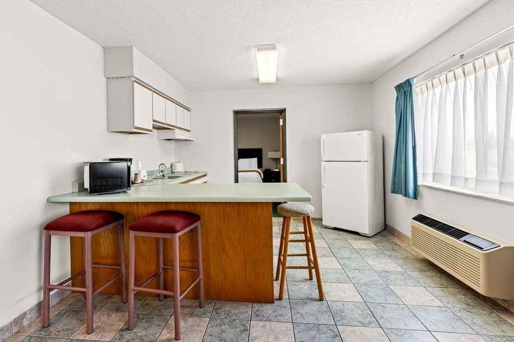 Americas Best Value Inn & Suites - Tahquamenon Country Newberry Δωμάτιο φωτογραφία