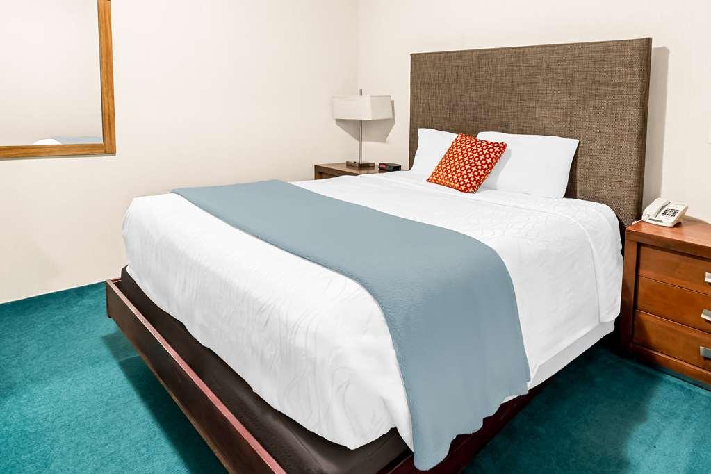 Americas Best Value Inn & Suites - Tahquamenon Country Newberry Δωμάτιο φωτογραφία