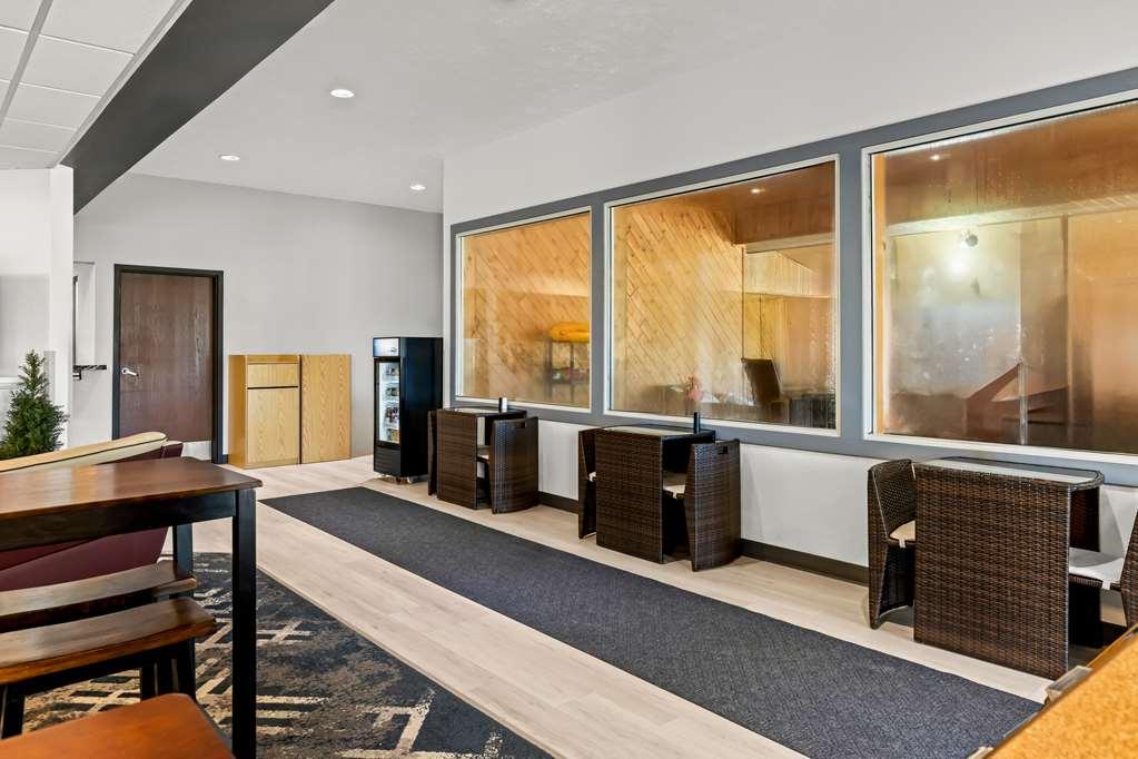 Americas Best Value Inn & Suites - Tahquamenon Country Newberry Εστιατόριο φωτογραφία
