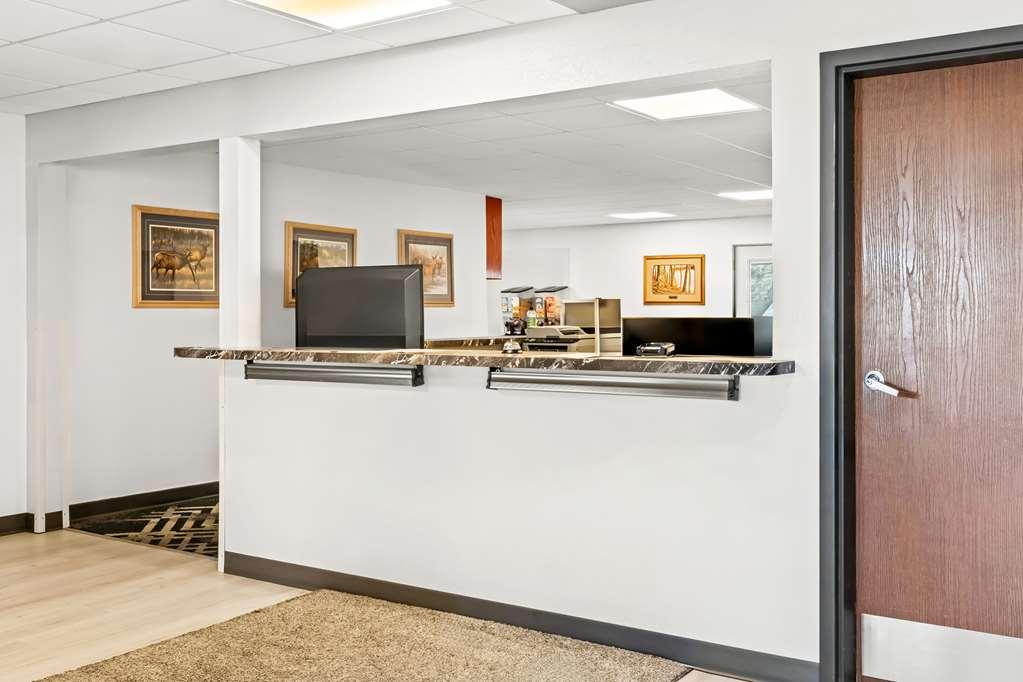 Americas Best Value Inn & Suites - Tahquamenon Country Newberry Εσωτερικό φωτογραφία