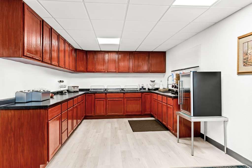 Americas Best Value Inn & Suites - Tahquamenon Country Newberry Εστιατόριο φωτογραφία
