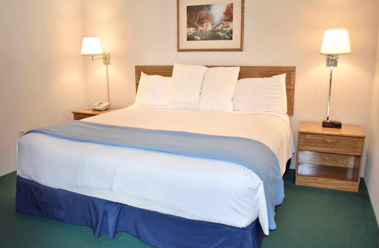 Americas Best Value Inn & Suites - Tahquamenon Country Newberry Εξωτερικό φωτογραφία