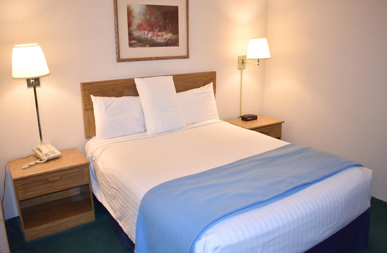 Americas Best Value Inn & Suites - Tahquamenon Country Newberry Εξωτερικό φωτογραφία