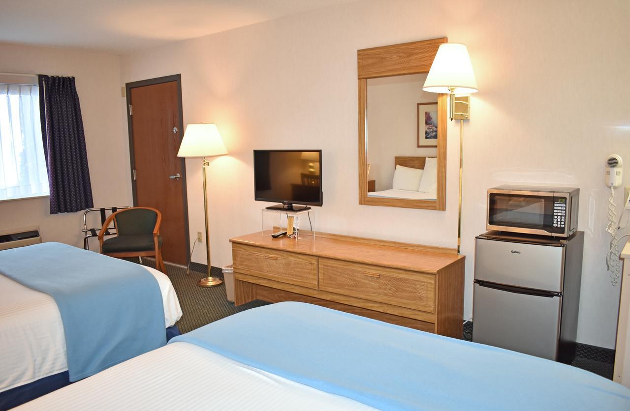 Americas Best Value Inn & Suites - Tahquamenon Country Newberry Εξωτερικό φωτογραφία