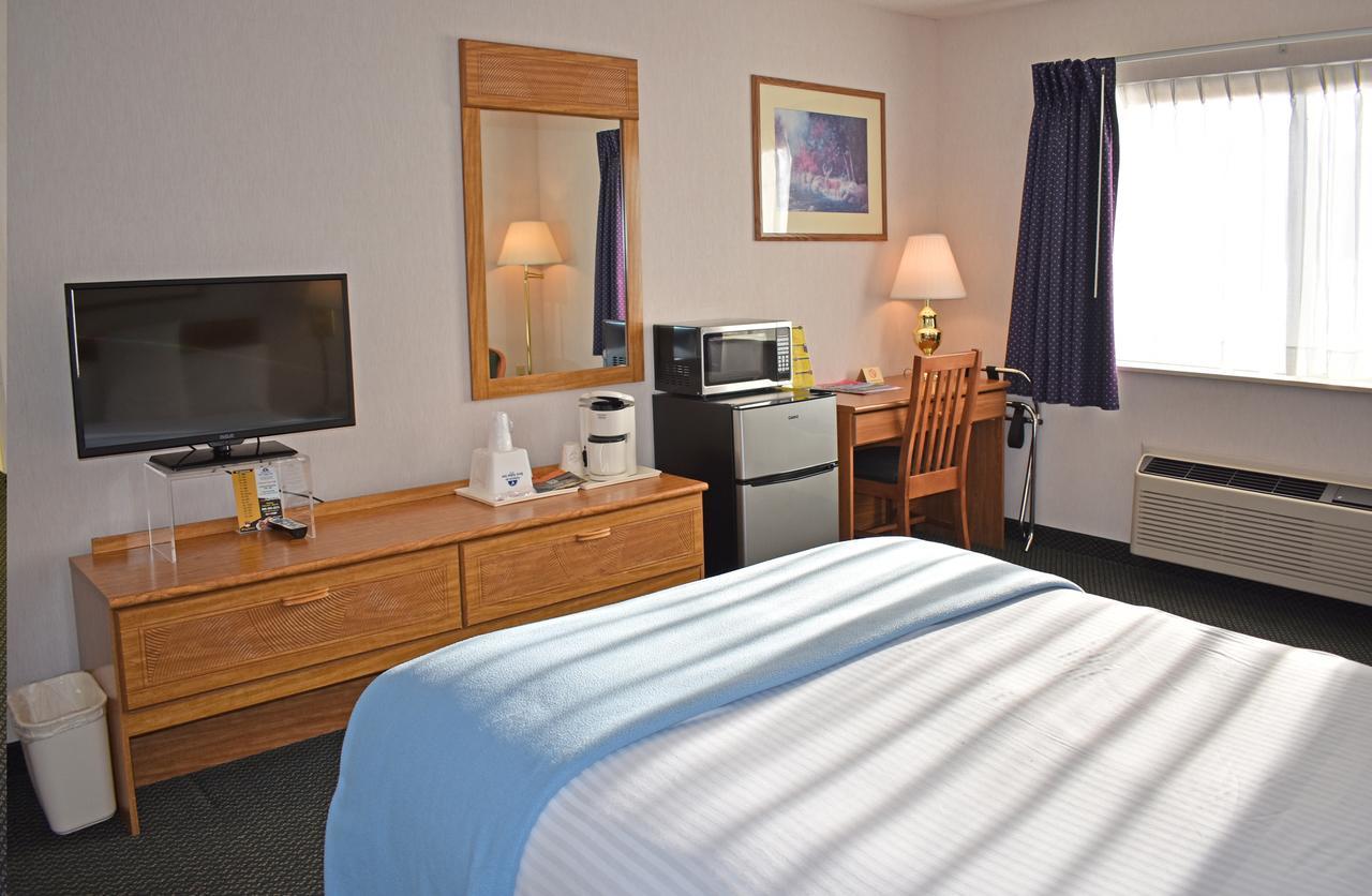 Americas Best Value Inn & Suites - Tahquamenon Country Newberry Εξωτερικό φωτογραφία