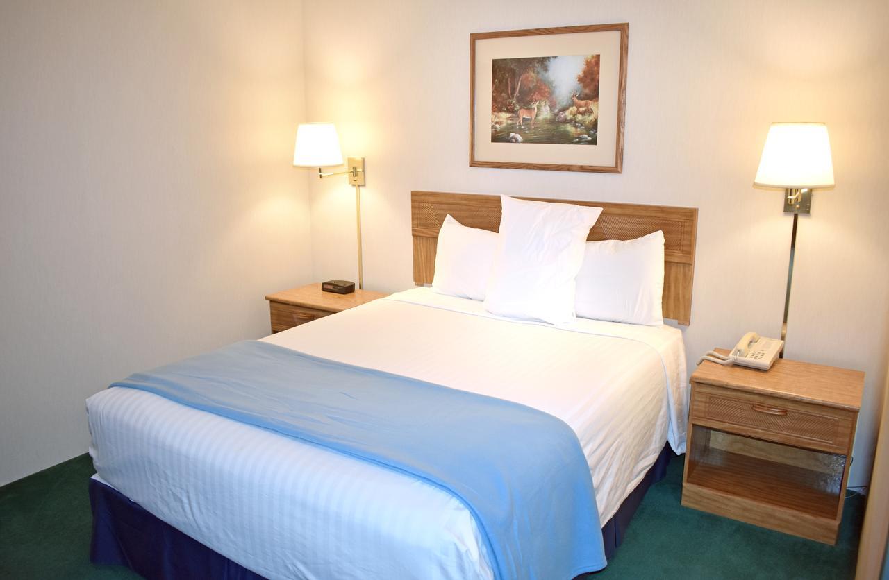 Americas Best Value Inn & Suites - Tahquamenon Country Newberry Εξωτερικό φωτογραφία